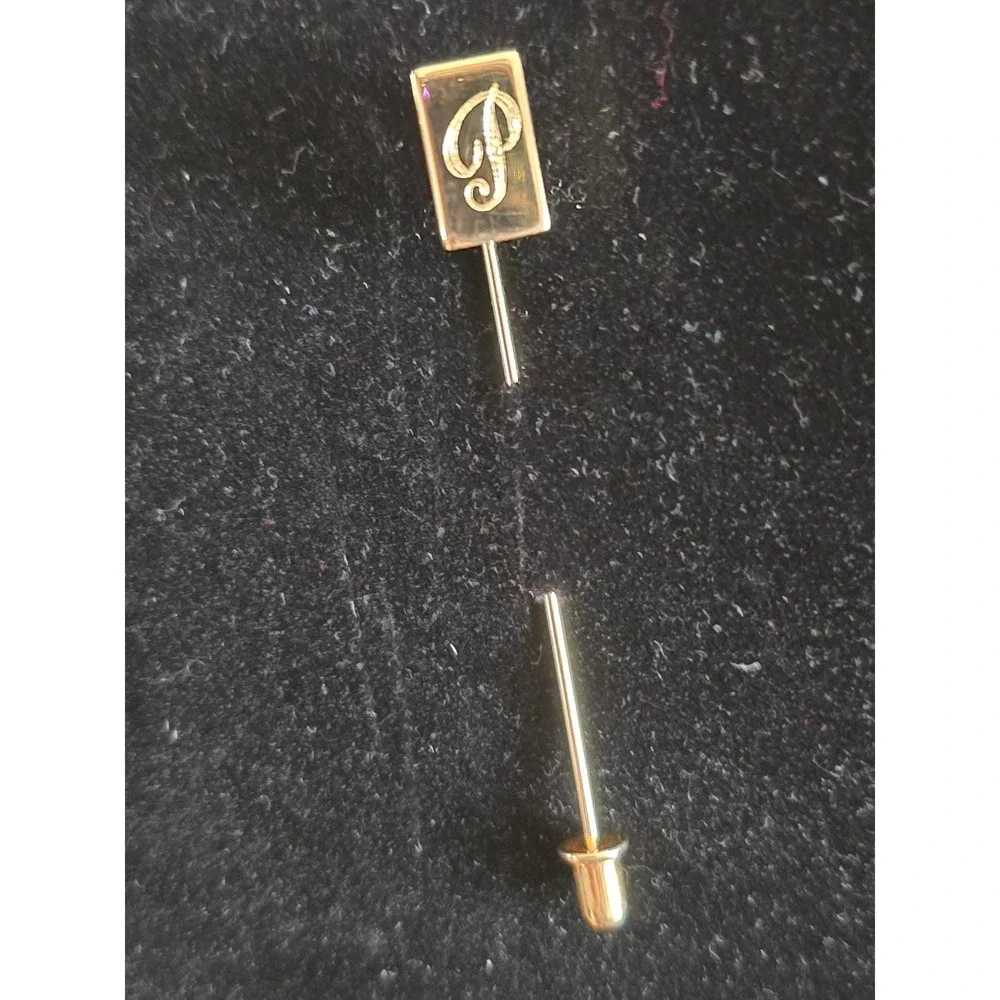 Gold plated Vintage Stick/Lapel pin Engraved initial P Classic‎ Preppy Monogram